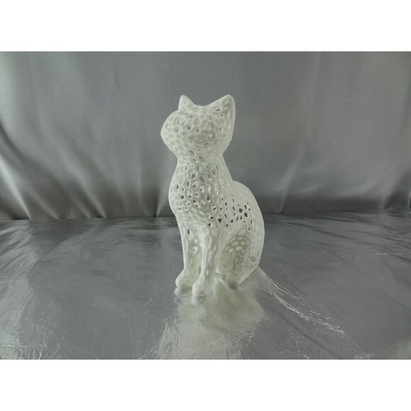 3D Printed Hollow Cat small Voronoi cat  Figurine With LED Light - Picture 8 of 12